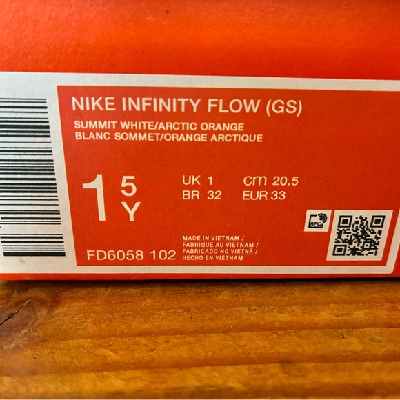 Nike White and Pink Sneakers with Orange Accents - Picture 6 of 6